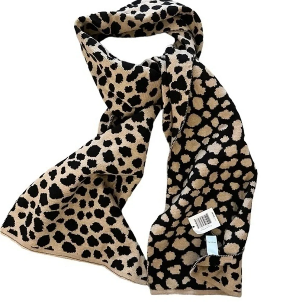 NWT Vera Bradley Cozy Knit Scarf In Leopard, Tan & Black Reversible